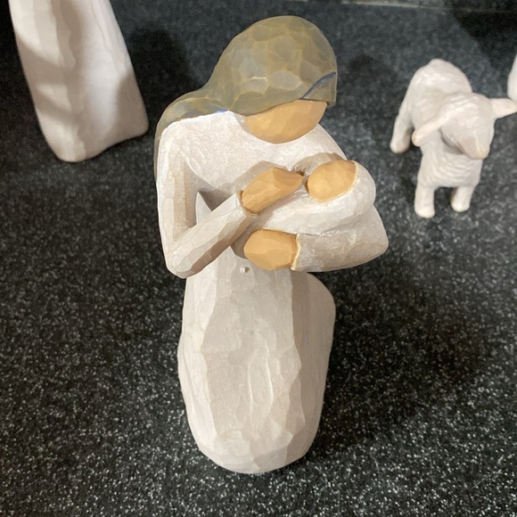 Willow Tree 6-Piece Nativity Set, Behold The Wonder of The Christmas story - Picture 3 of 14